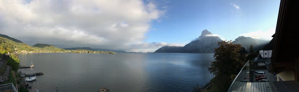 Ausblick vom Seehotel auf den Traunstein