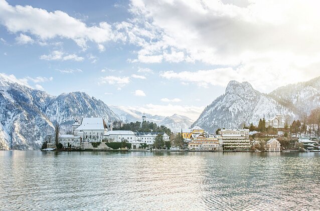 Erleben Sie eine herrliche Winterstimmung am Traunsee - buchen Sie jetzt Ihr Advent-Highlight!