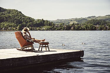 Relaxation by the lake 