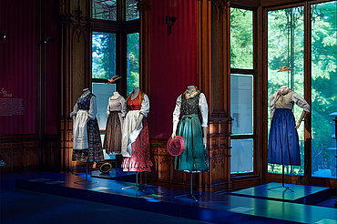 Ausstellungsansicht "Dirndl. Tradition goes Fashion", Foto: Michael Maritsch