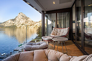 Aussicht vom Balkon auf den See