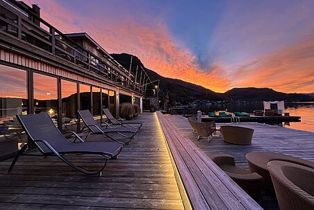 Abendstimmung direkt am Hotelsteg