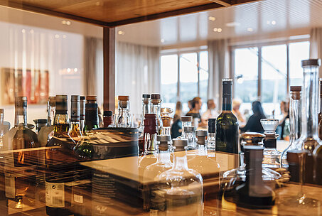 The riddle is only solved with the aperitif