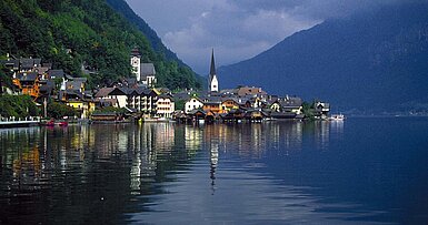 Ortsansicht mit Hallstättersee, (c) Oberösterreich Tourismus GmbH, Himsl