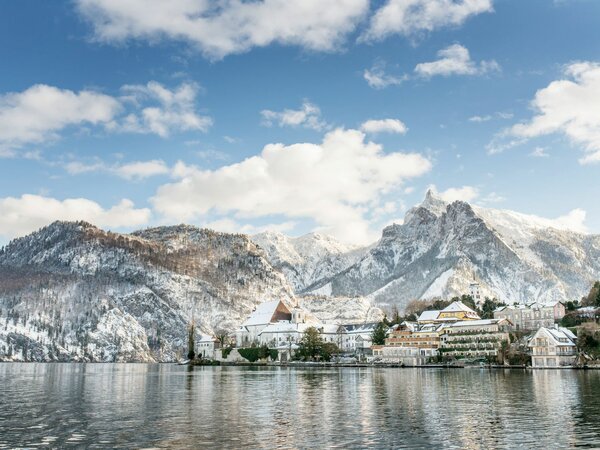 Winter landscape on the Traunsee