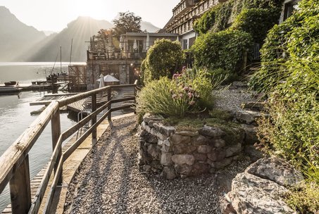 experience the golden autumn at Traunsee 