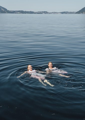 Josefine and Marie Gröller swimming in Lake Traunsee
